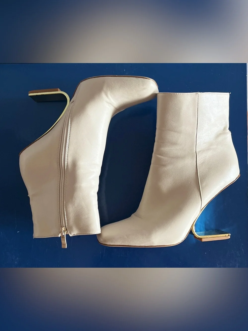Azalea Wang Arianna Bone White Sculptural Gold Heel Ankle Booties size 9